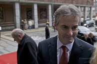 Jonas Gahr Støre synes at Martti Ahtisaari er en verdig mottaker av Nobels Fredspris.