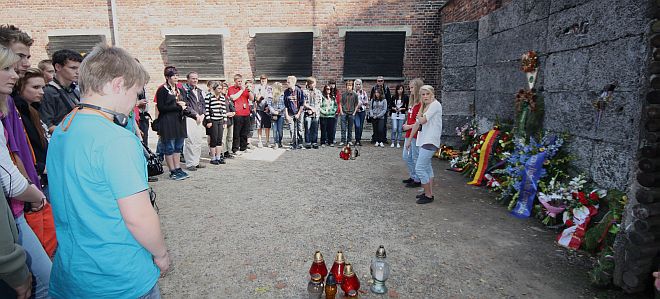 Minnemarkering i Auschwitz I.